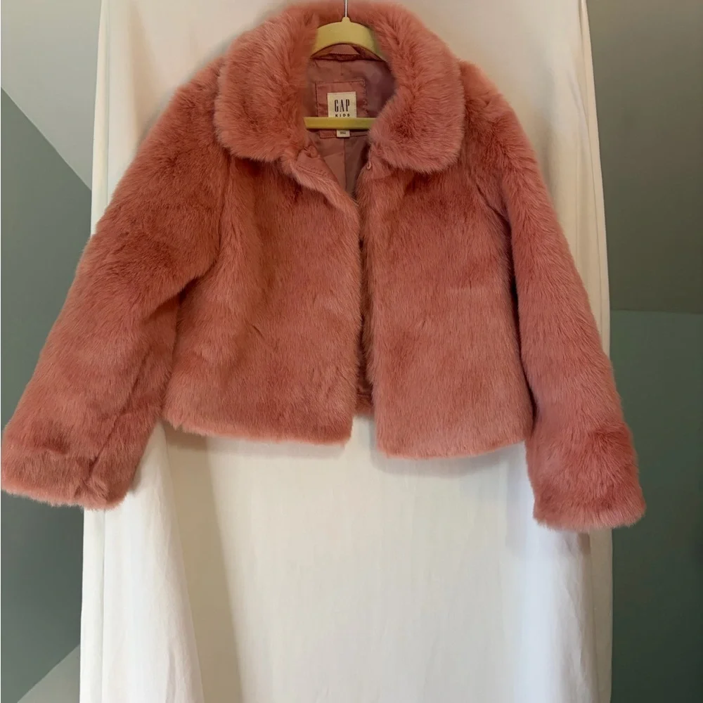 GAP Kids Soft Pink Faux Fur Coat size small - Picture 2 of 7
